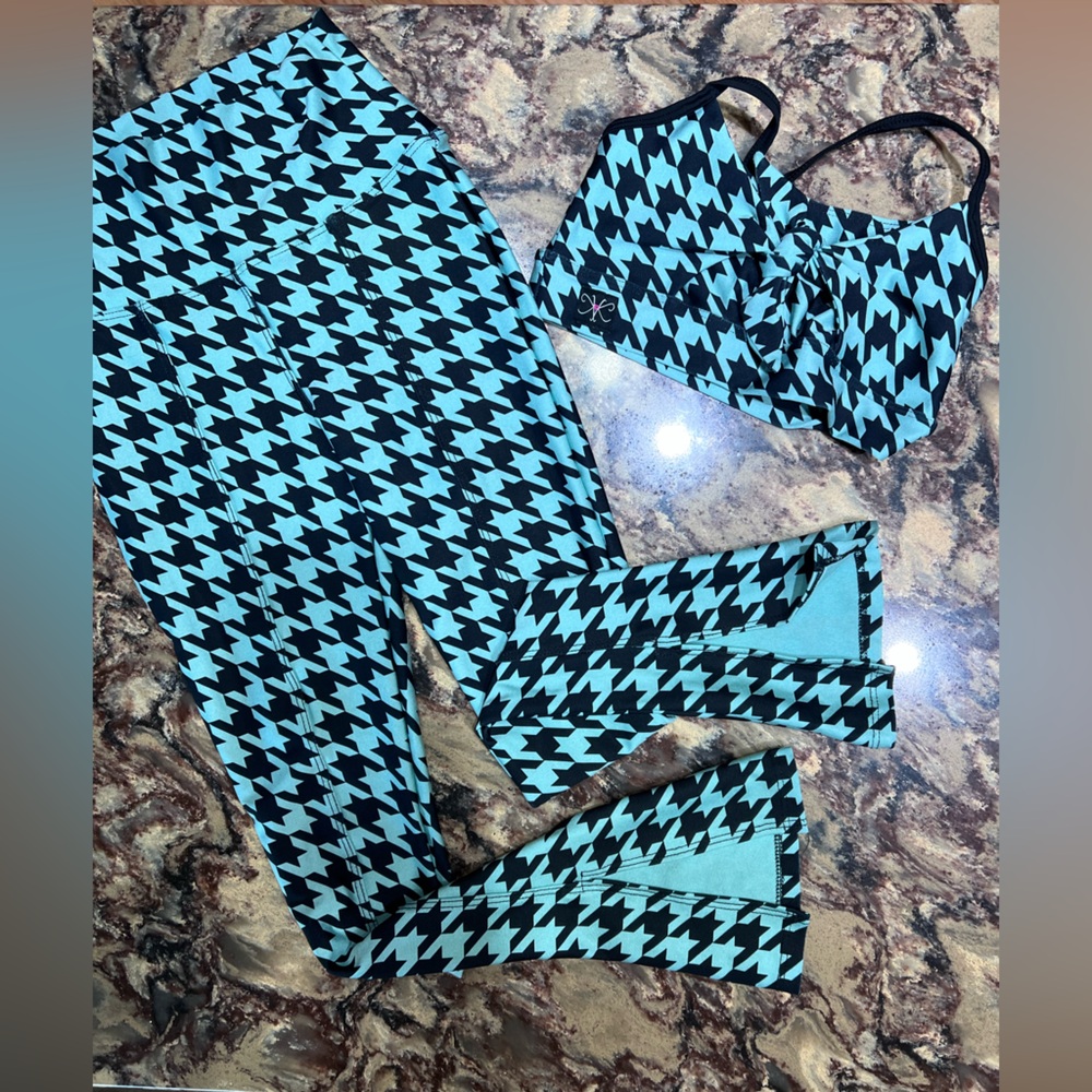 Kandi kouture Two-Piece Active Set - Black & Aqua Houndstooth